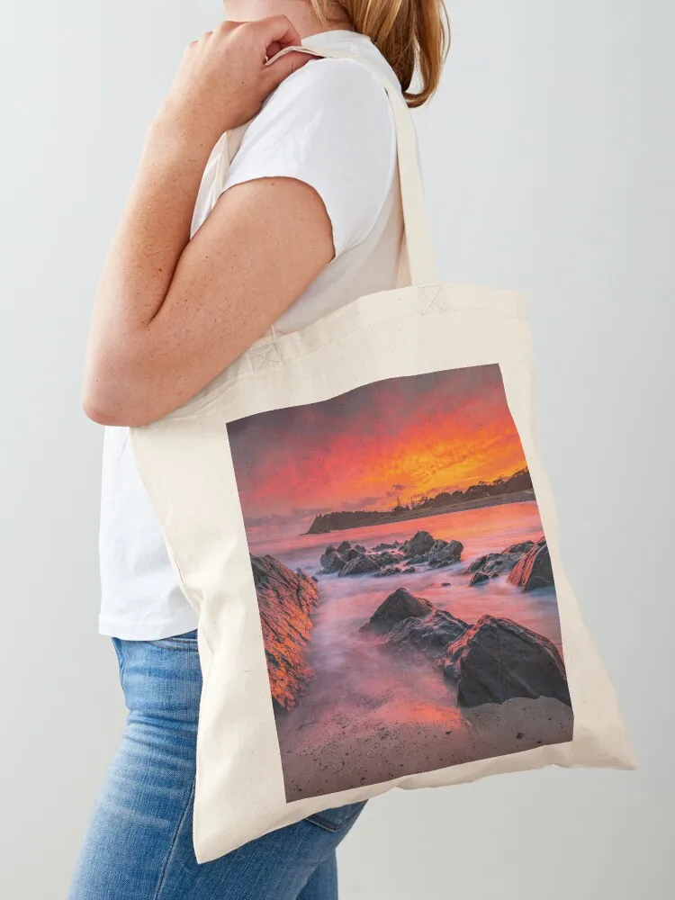 Luxury Bags Australia - Zonsopgang op Pebbly Beach in Forster